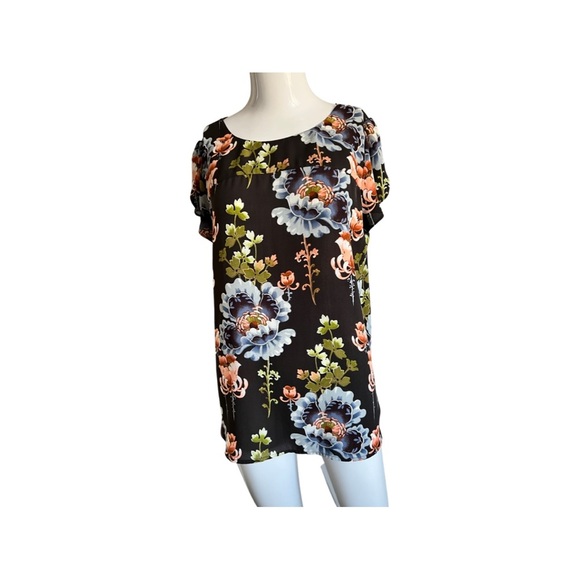 The Loft Floral short sleeve shirt - Picture 2 of 6